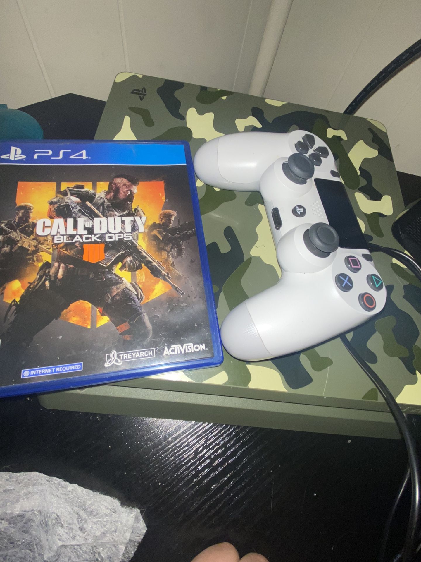 Almost New Ps5 Camo With White Controller And Bo4