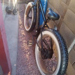 Electric fat tire 26 inch bike with charger runs smooth 250 $