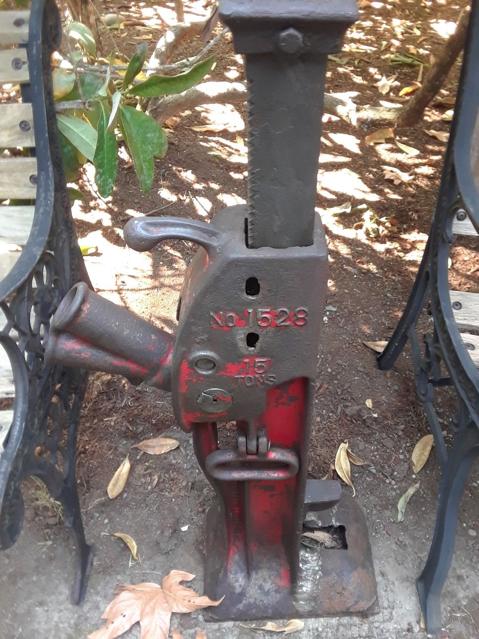 Antique DUFF NORTON 15 Ton Ratchet Jack
