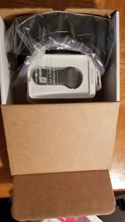 BRAND NEW Samsung gear vr in box with controller.
