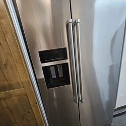 KITCHENAID SIDE BY SIDE STAINLESS STEEL REFRIGERATOR 