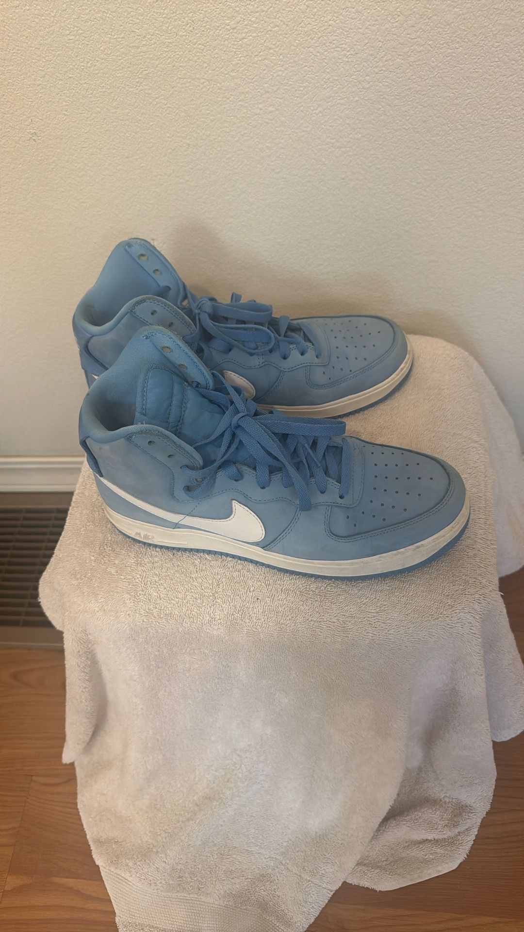 Nike Air Force 1 Hi Retro QS Size 10