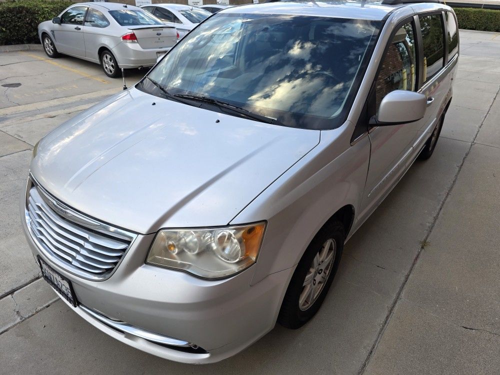 2011 Chrysler Town & Country