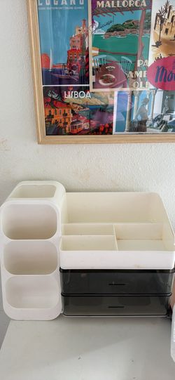 Makeup drawer organizer