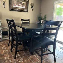 Dining Room Table 