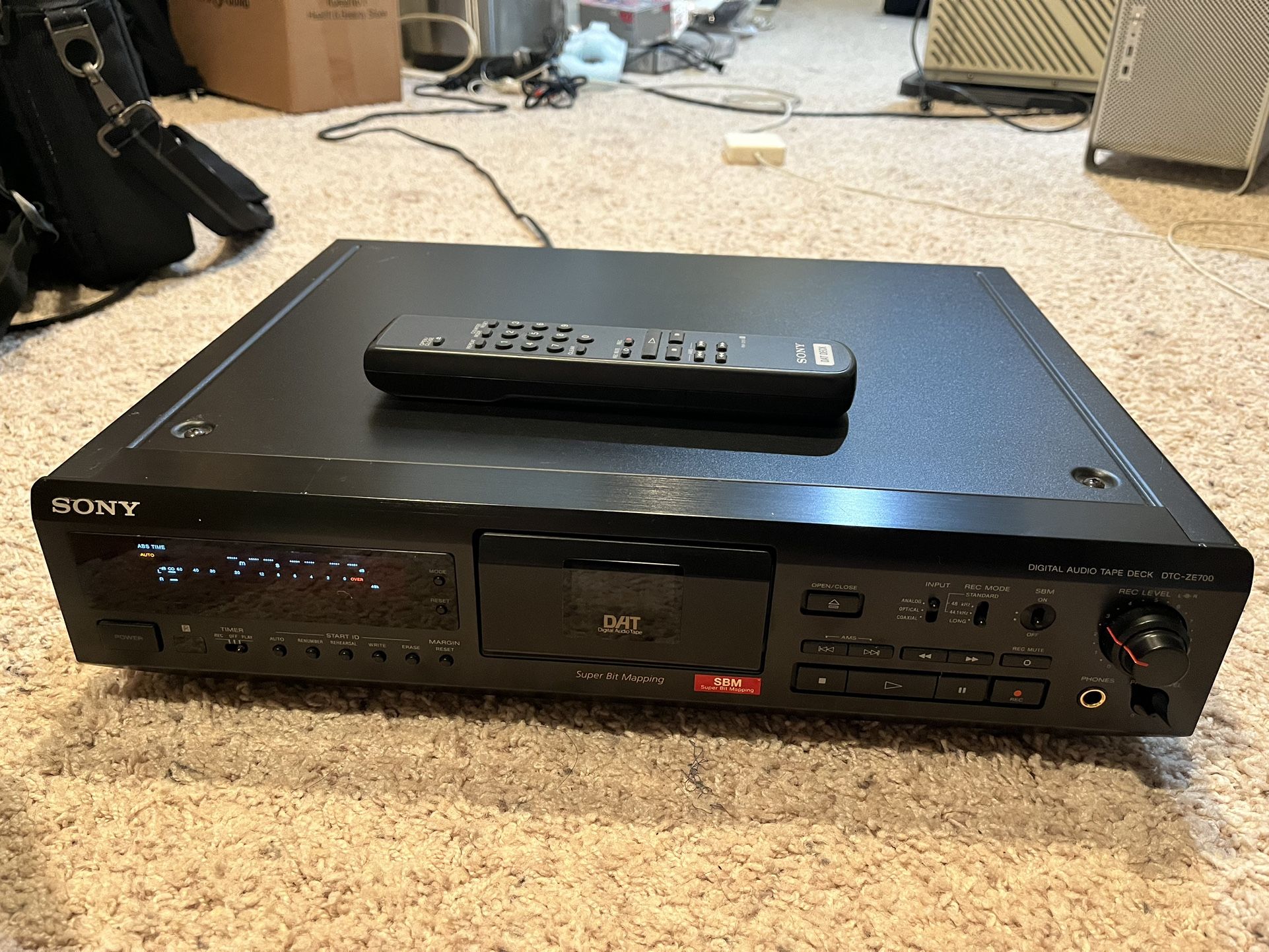 SONY DTC-ZE700 Digital Audio Tape Deck