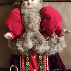 VINTAGE PORCELAIN RUSSIAN DOLL