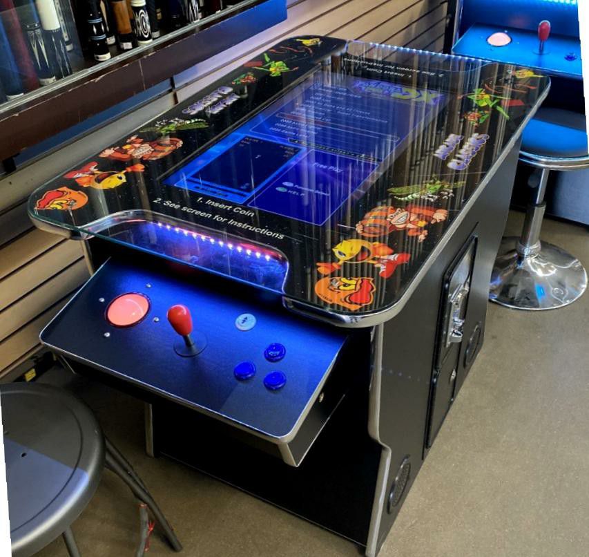 New 2 Sided 26'' Screen Cocktail Arcade with 516 Games and Trackball!