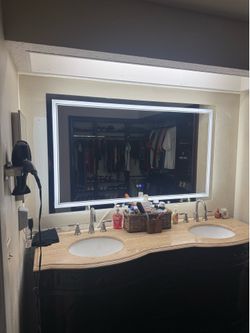 with defogger 60 x 36“ LED mirror with defogger