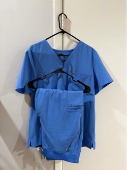 FIGS Ceil Blue Scrub Set | XL Catarina Top & XL Petite Zamora Joggers