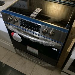 FRIGIDAIRE GALLERY 30” SLIDE IN ELECTRIC STOVE STAINLESS STEEL WITH AIR FRYER  $1000