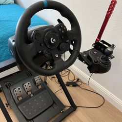 Logitech G923 Racing Wheel and Pedals for Xbox 
