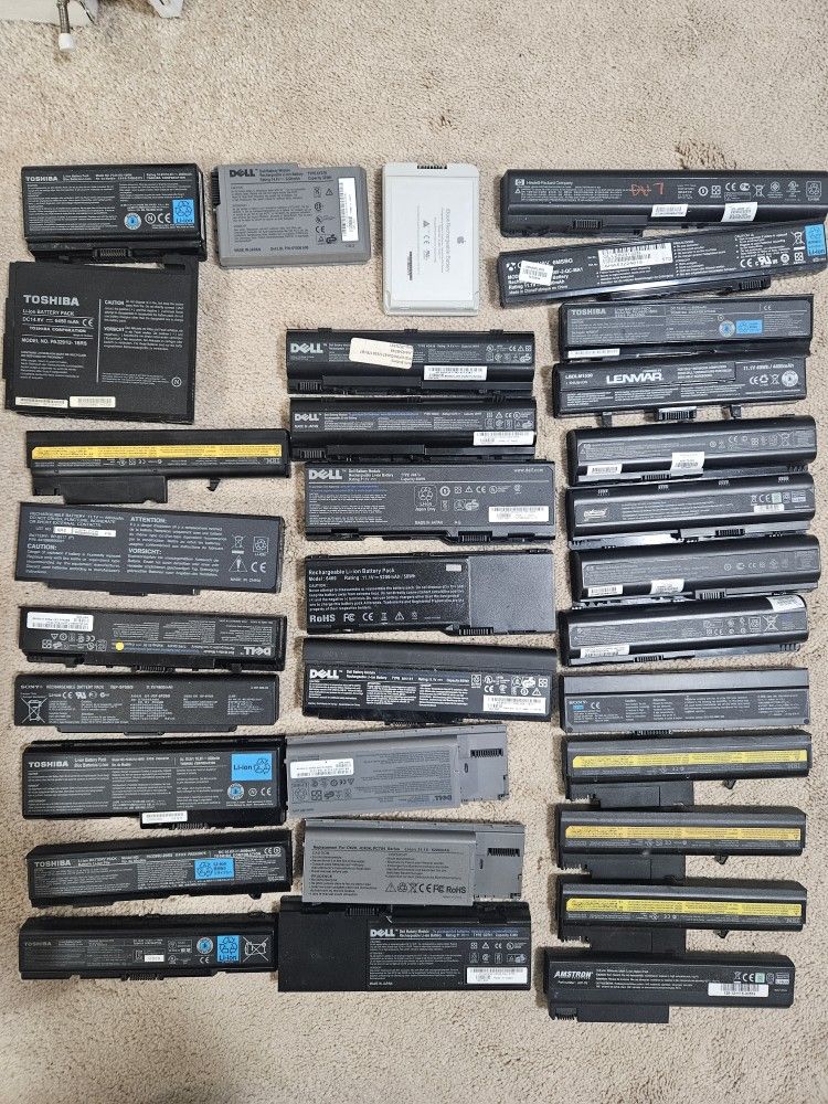 Lot of 32 Laptop Batteries for Parts, Repair, Recovery AS IS (PICKUP ONLY)