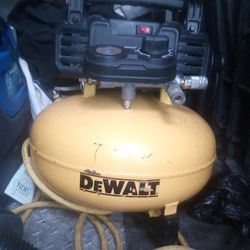DeWalt 165psi Air Compressor 