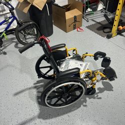 Medline Kidz Pediatric Wheelchair MDS806140PD