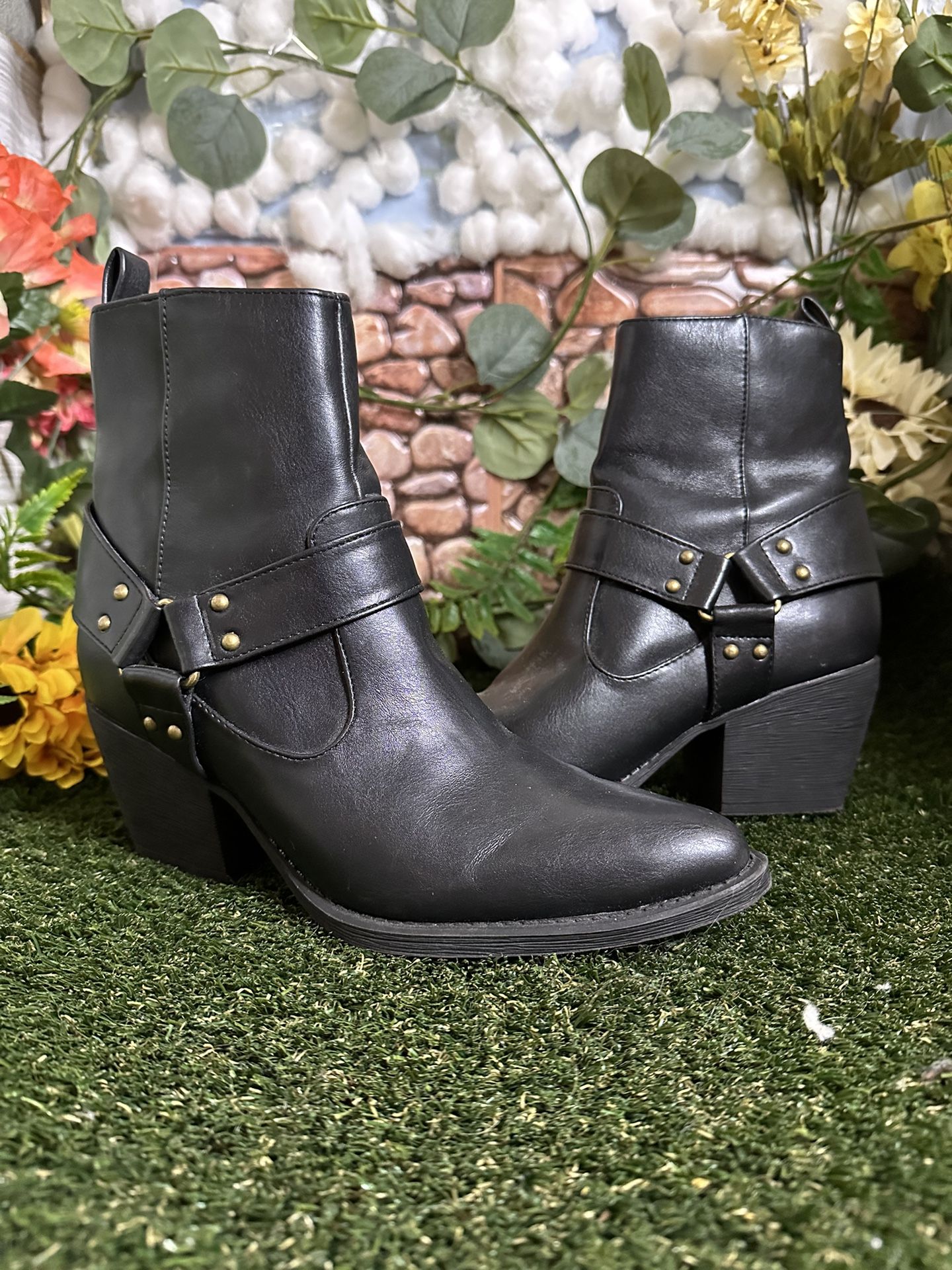Forever 21 Leather Black Ankle Boots