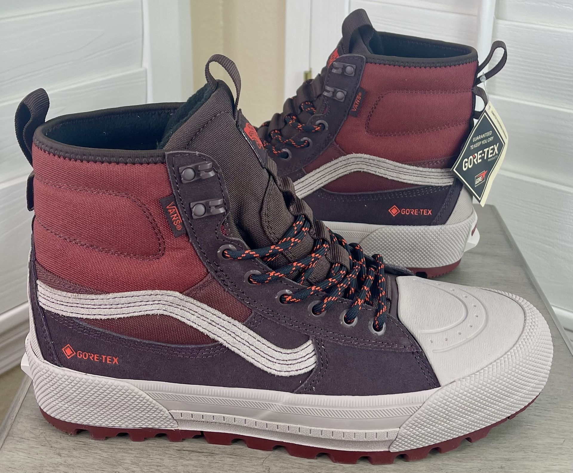 Vans MTE Sk8-Hi GORE-TEX Bitter Chocolate Hiking Boots - Men’s 10/Women’s 11.5 - New w/Tags