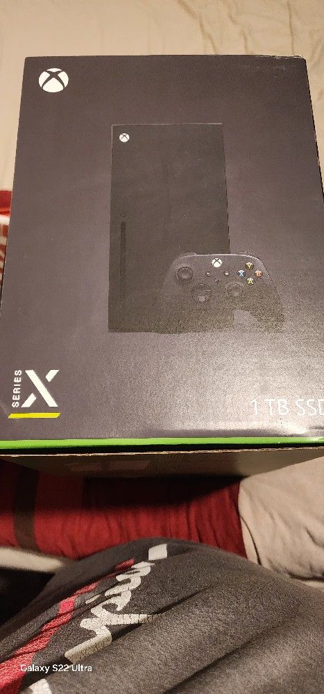 Xbox X s new on box 2 remote controls and one soccer game 2025
