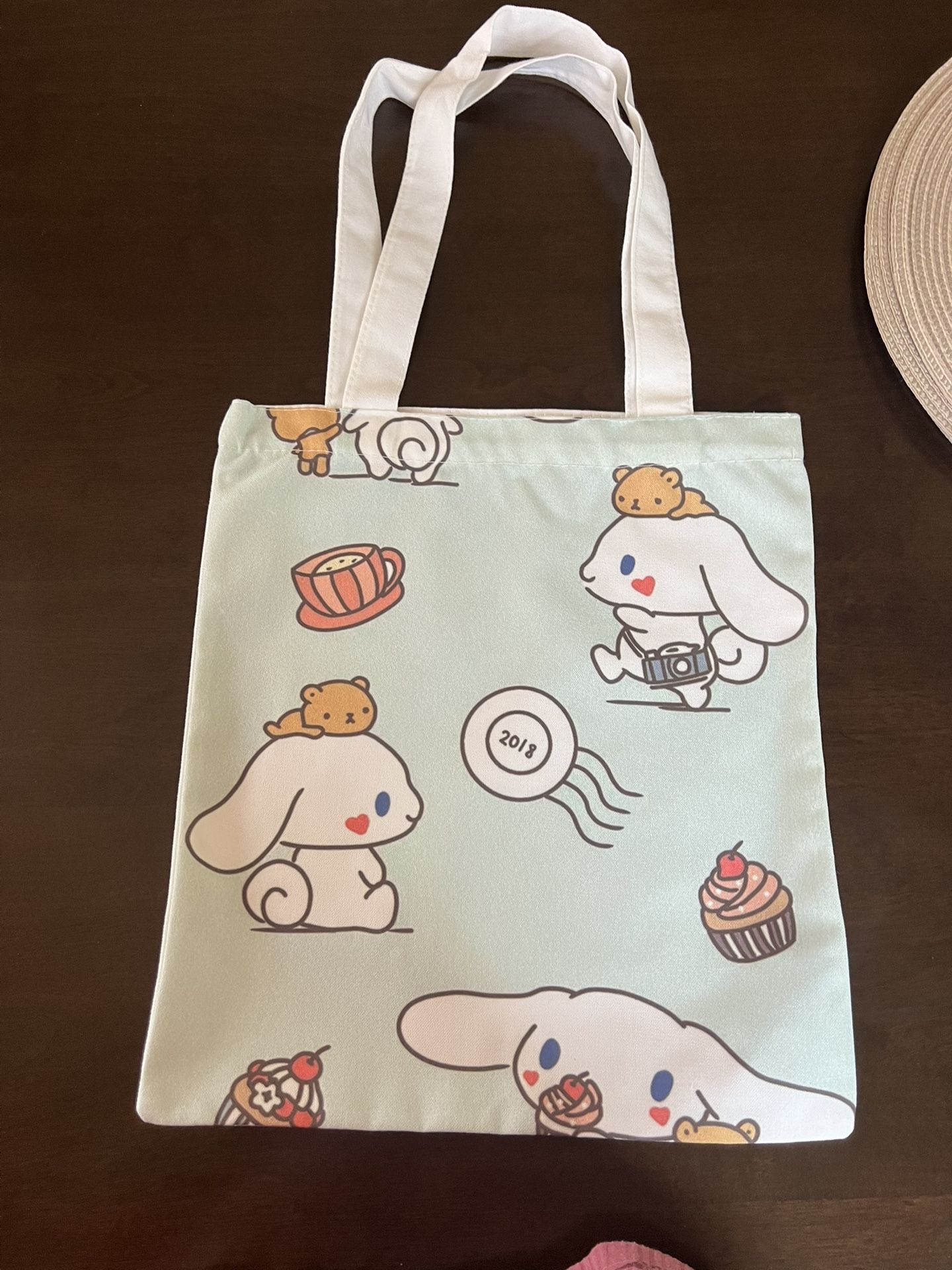 Cinnamon roll tote bag