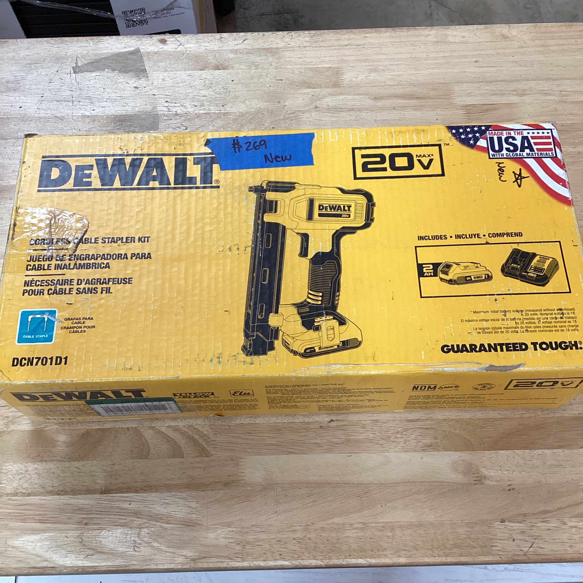 DEWALT 20V MAX Lithium-Ion Cordless Cable Stapler with 2.0Ah Battery,  Charger and Bag for Sale in Phoenix, AZ OfferUp