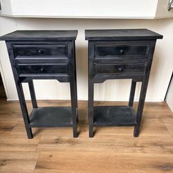2 Side Tables 