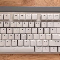 Logitech G515