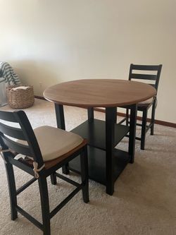 Dining room table