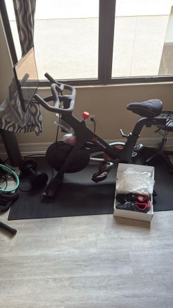 Peloton Bike With 2 Sets Shoes 