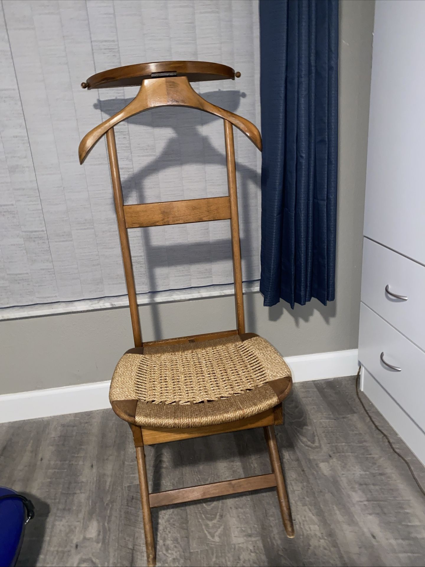 A Butler valet chair from the 40s in excellent condition