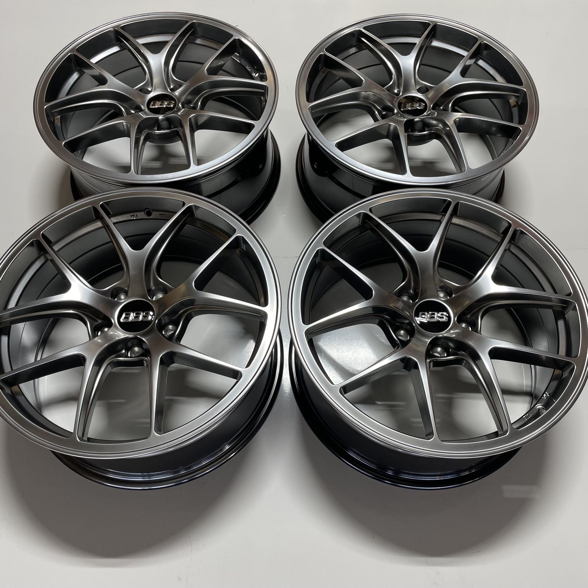 20” Brand New BBS RIA Style Hyper Silver Wheels Squared Set 20x9.5 +40 (5x114.3) CB: 73.1