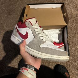 Jordan 1 Light Smoke Grey