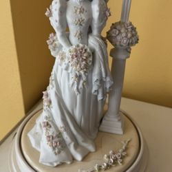 Vtg Avon President's Club~Mrs Albee 14” Musical Bisque Porcelain Bridal Figurine