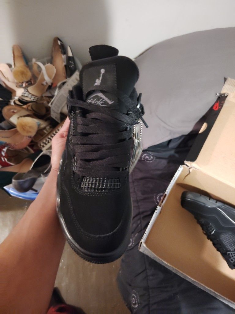 brand new black cat 4s