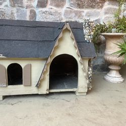 Small Dog Tutor Style House 