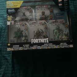 Fortnite Legendary Series Leviathan, DJ Yonder, Jonsey, Rabbit Raider & Beef Boss Action Figure 5-Pack (Includes Codes for 6 Virtual Items!)