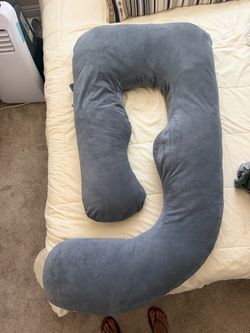 Pregnancy pillow