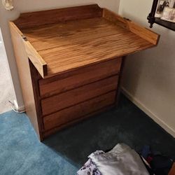  Changing Table