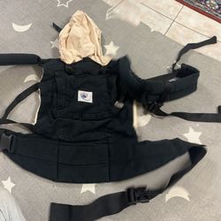 Ergo baby carrier 