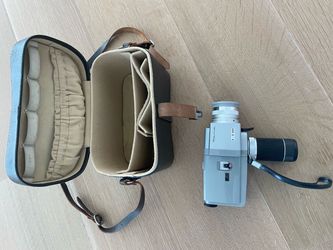 Vintage Revue 8-S 900 Super 8 Film Camera – 1960s – Minolta Rokkor Lens – Original Case