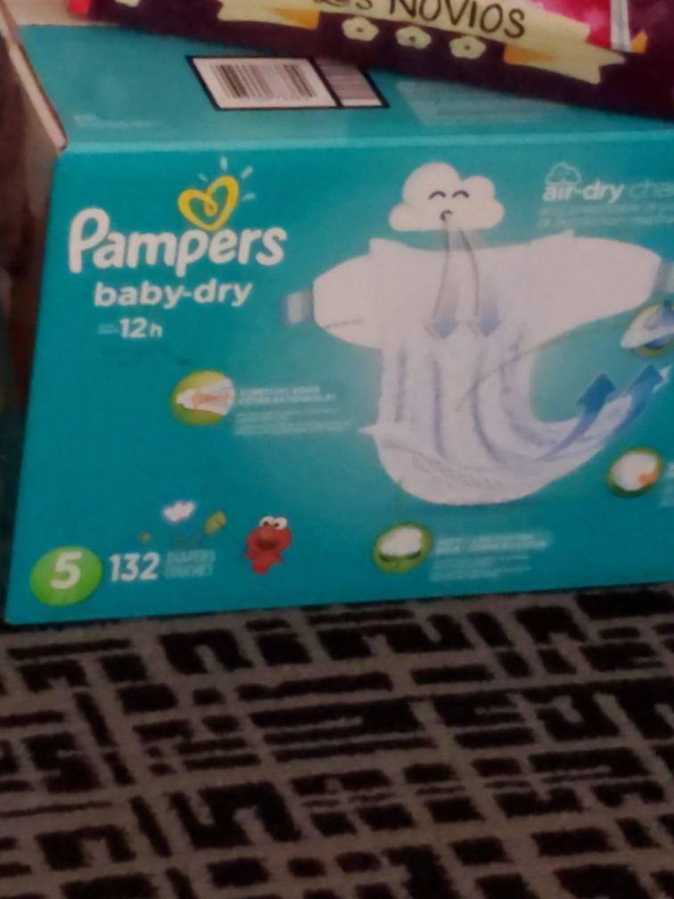 Pampers size 5 132 count