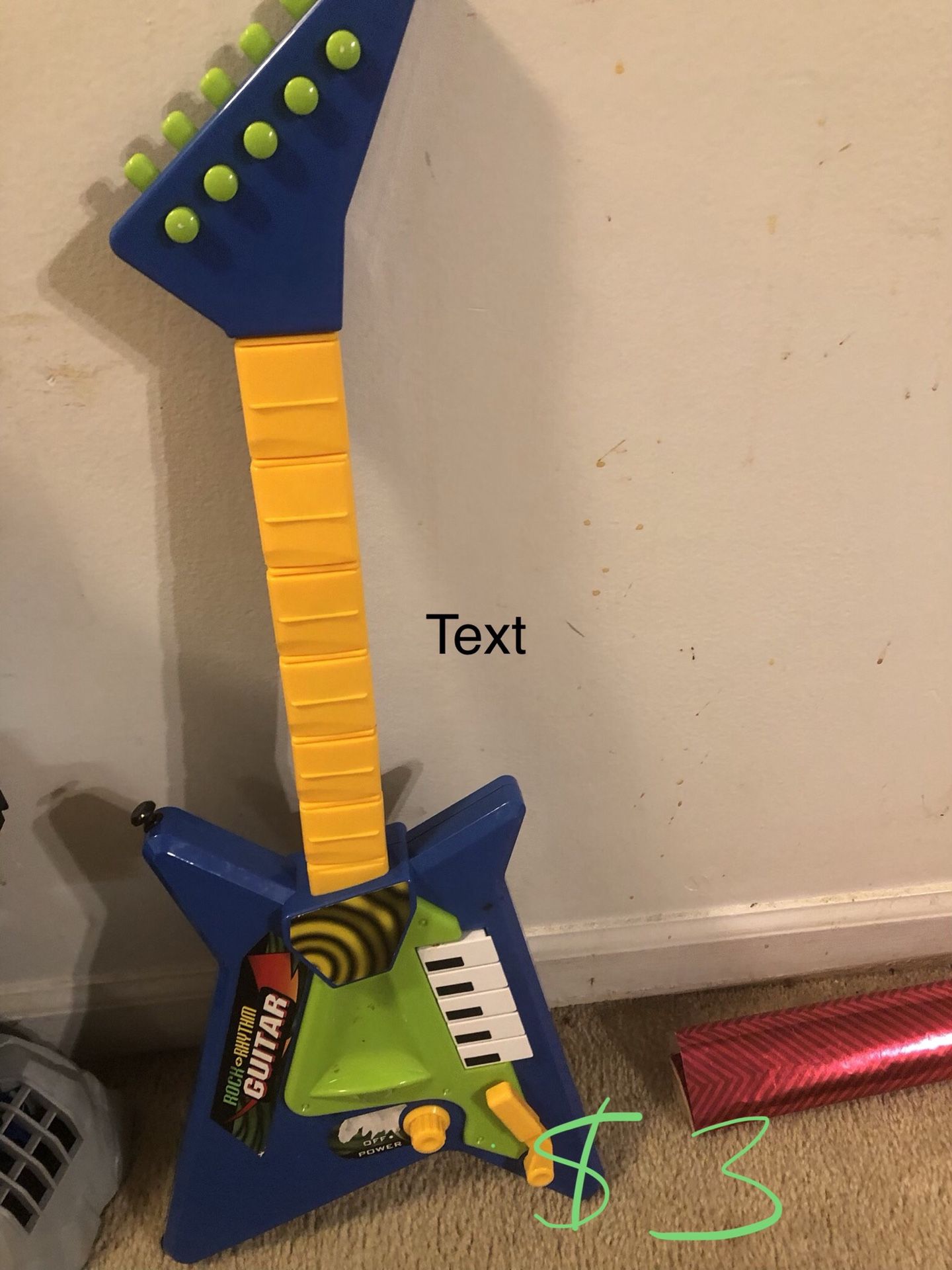 Toy guitar