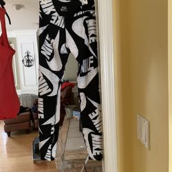 Nike Leggings (XS)