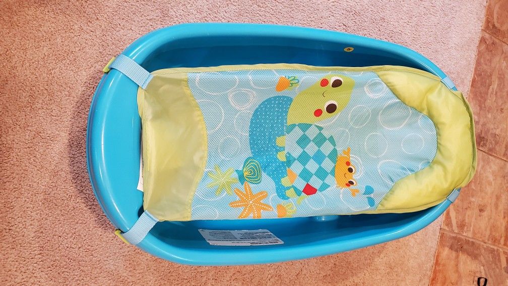 BabiesR US Newborn Bathtub