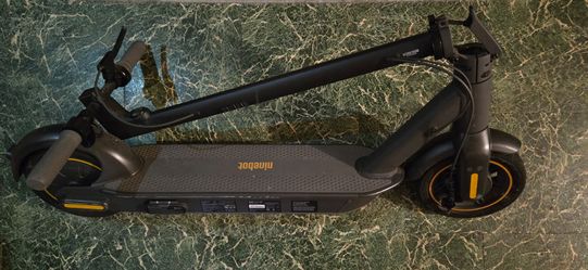 Lightly used ninebot E-Scooter
