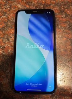 iPhone 11 64 GB UNLOCKED