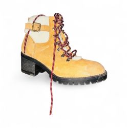 Styles Of Boots Sizes 9/10/11 In Variety Of Style.