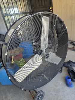 Selling 39 Inch Fan