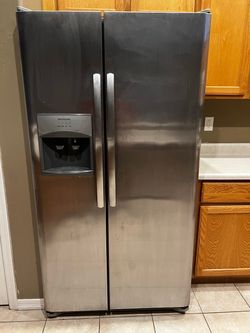 Refrigerator, Microwave, Stove Bundle