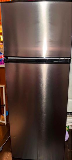 Refridgedaire with Freezer