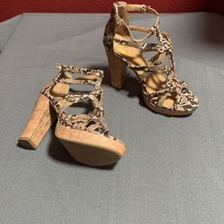 Woman’s high heels Size 7
